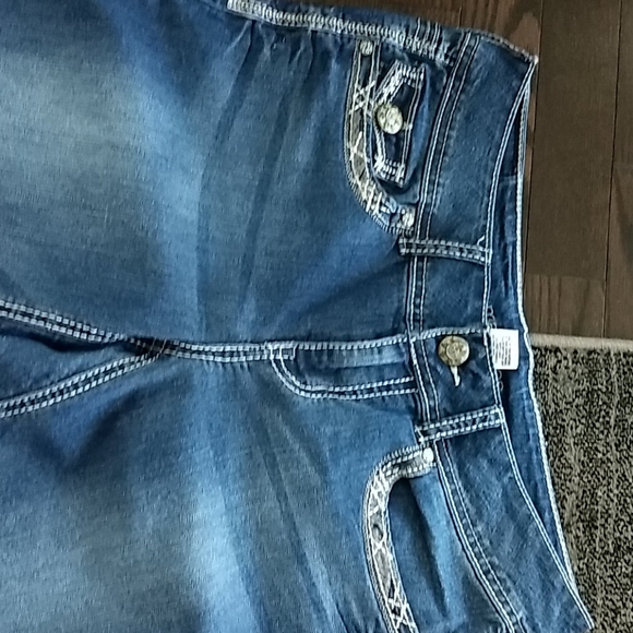 Jeans - Picture 2 of 6